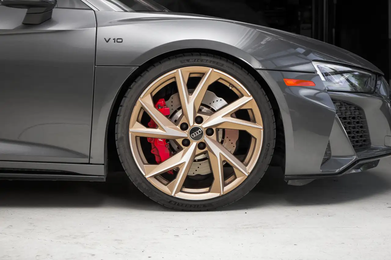 Audi R8 - Image 17