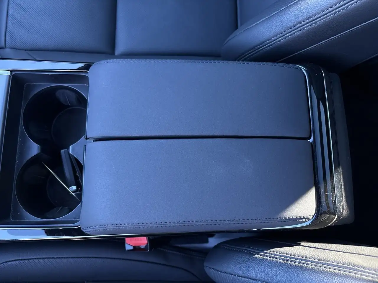 Land Rover Range Rover Velar - Image 29