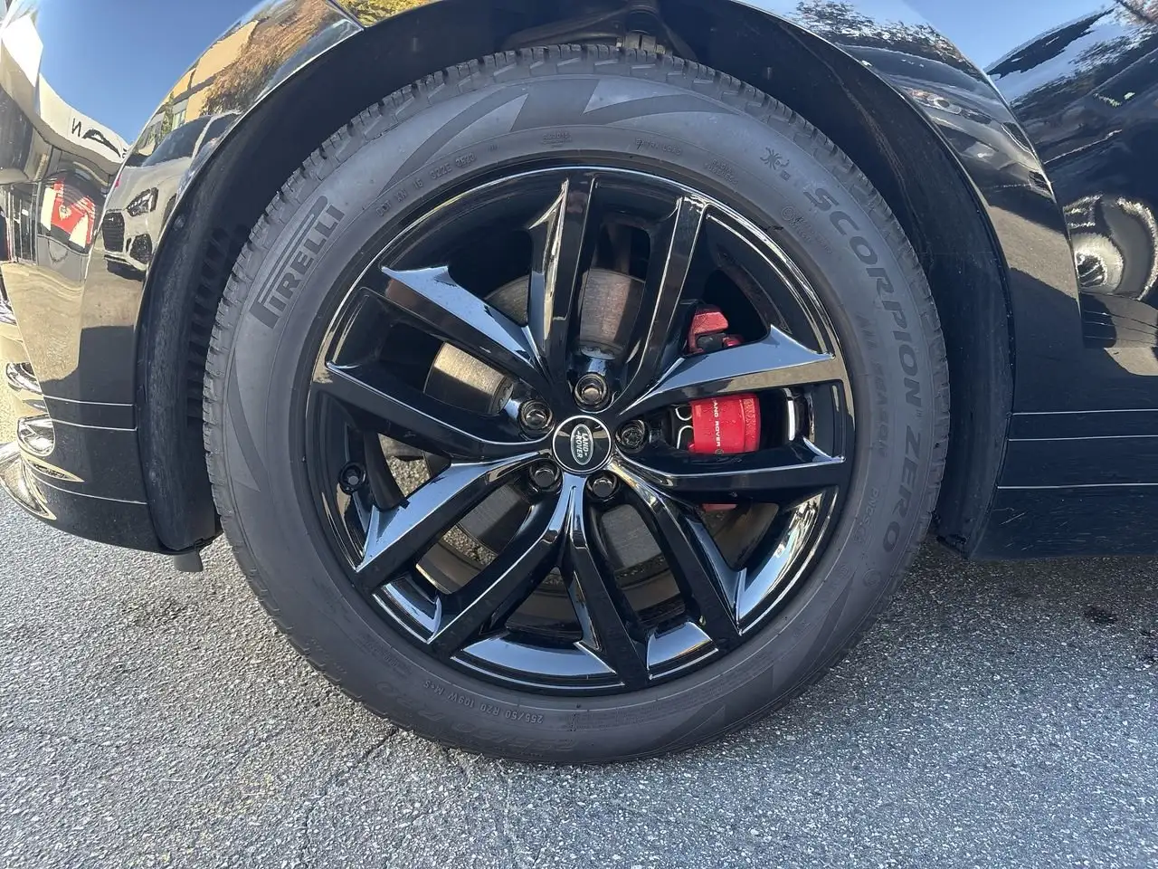 Land Rover Range Rover Velar - Image 18