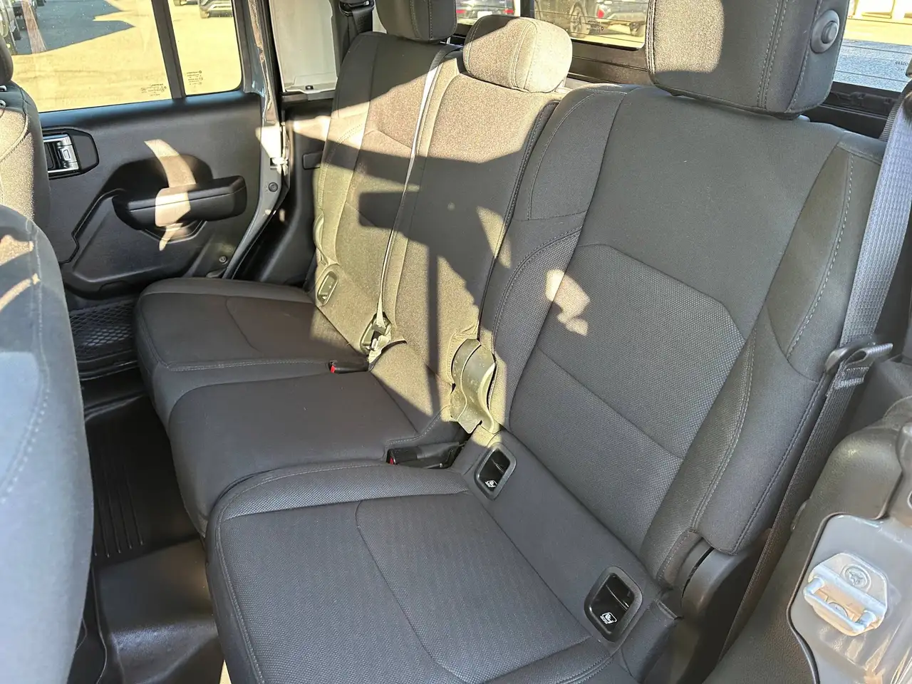 Jeep Gladiator - Image 13