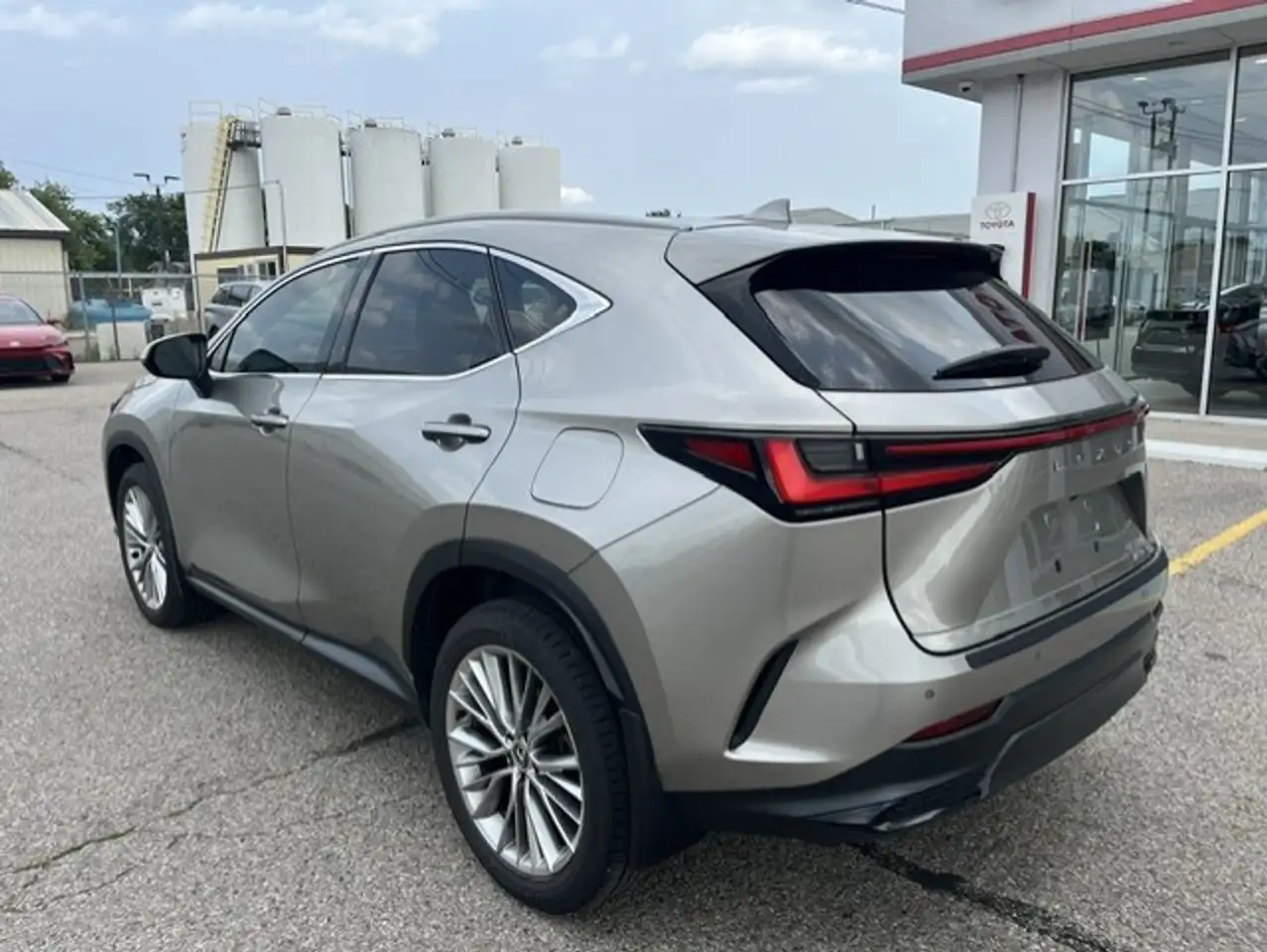 Lexus NX 350 - Image 4