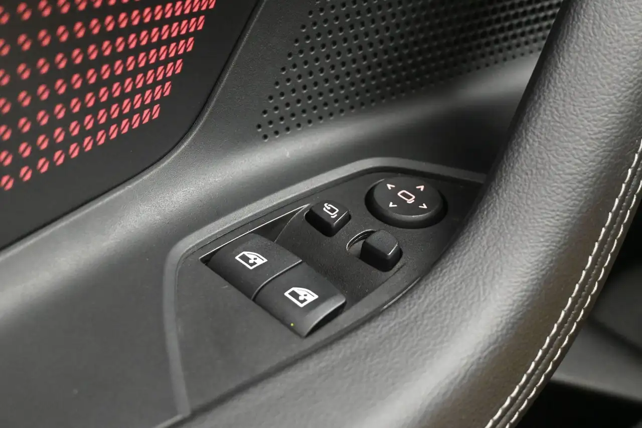 BMW 2 Series - Image 12