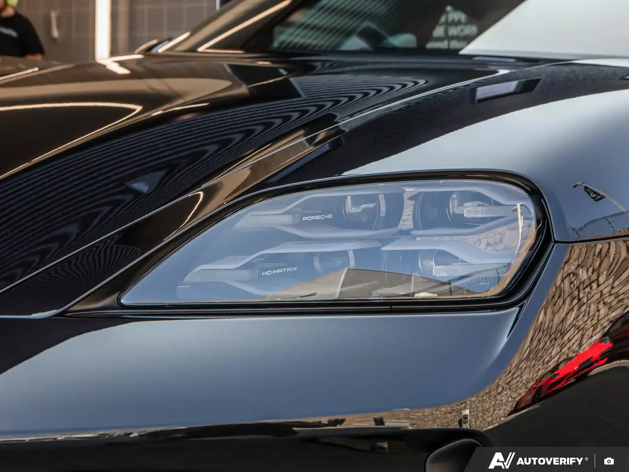 Porsche Taycan - Image 9