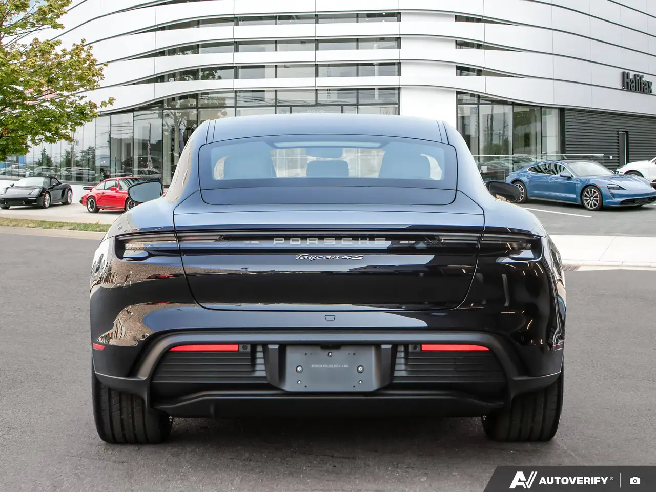 Porsche Taycan - Image 5
