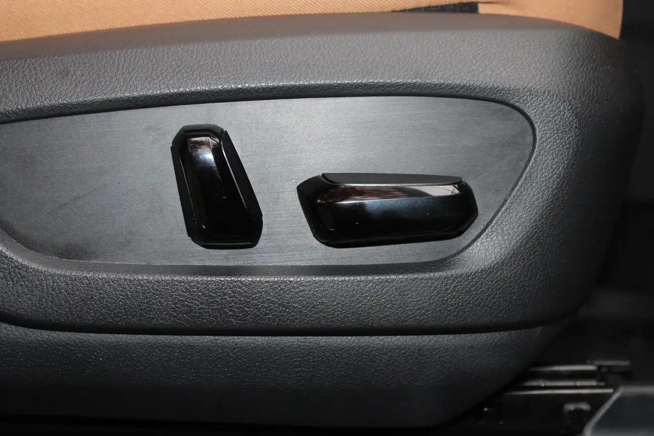 Lexus NX - Image 41
