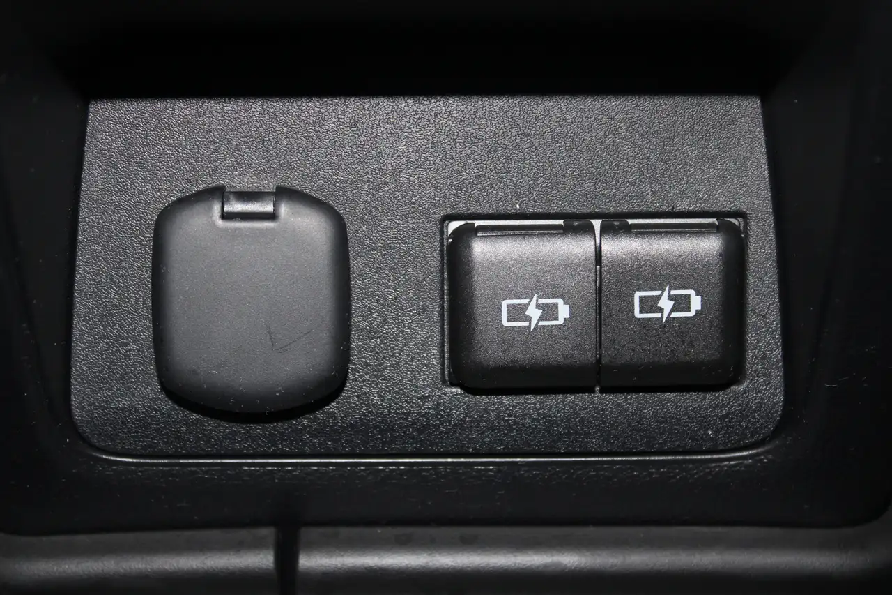 Lexus NX - Image 47