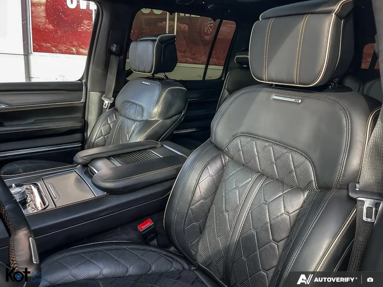 Jeep Grand Wagoneer - Image 19