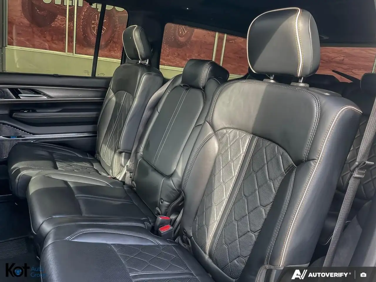 Jeep Grand Wagoneer - Image 24