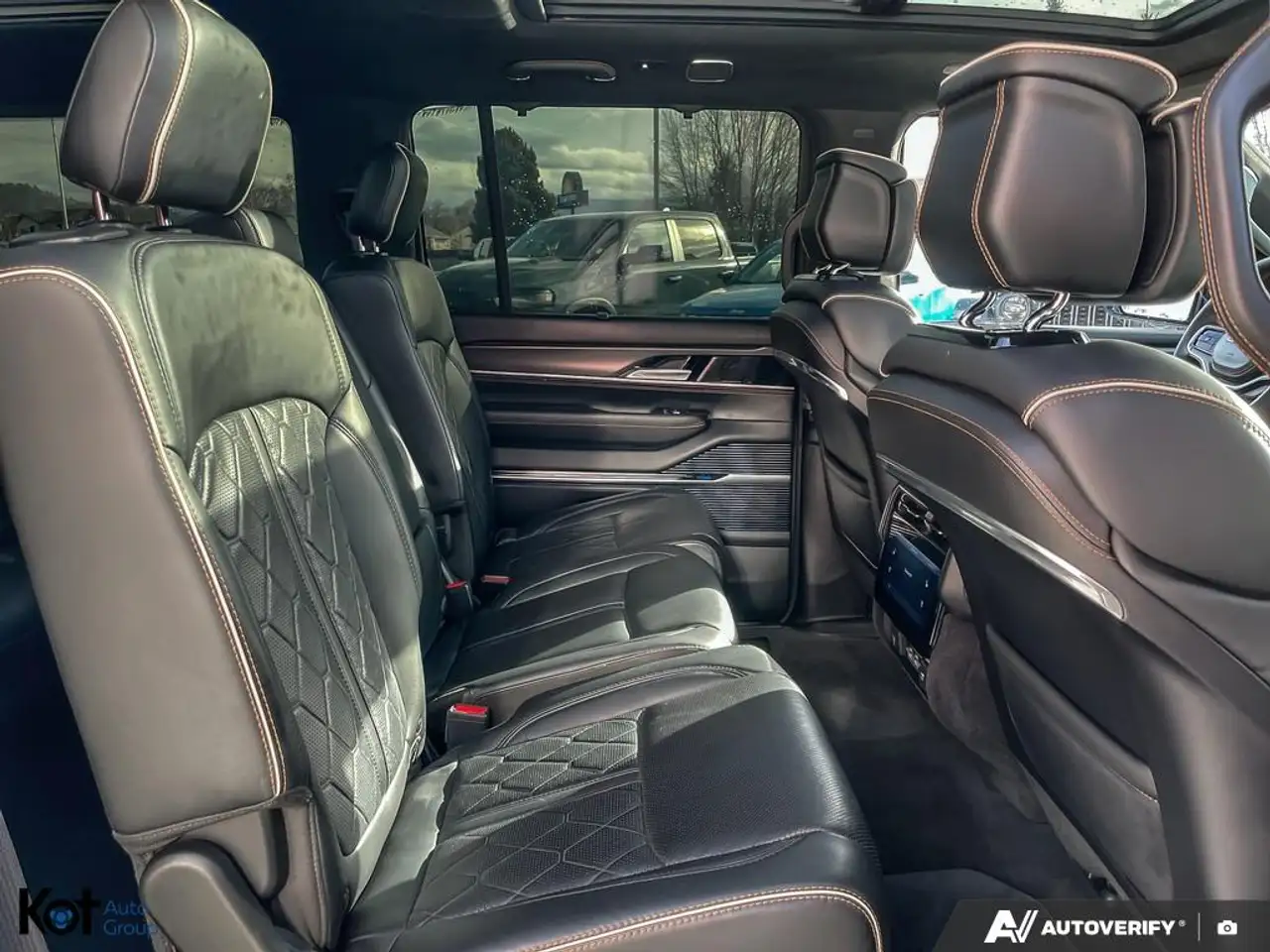 Jeep Grand Wagoneer - Image 28