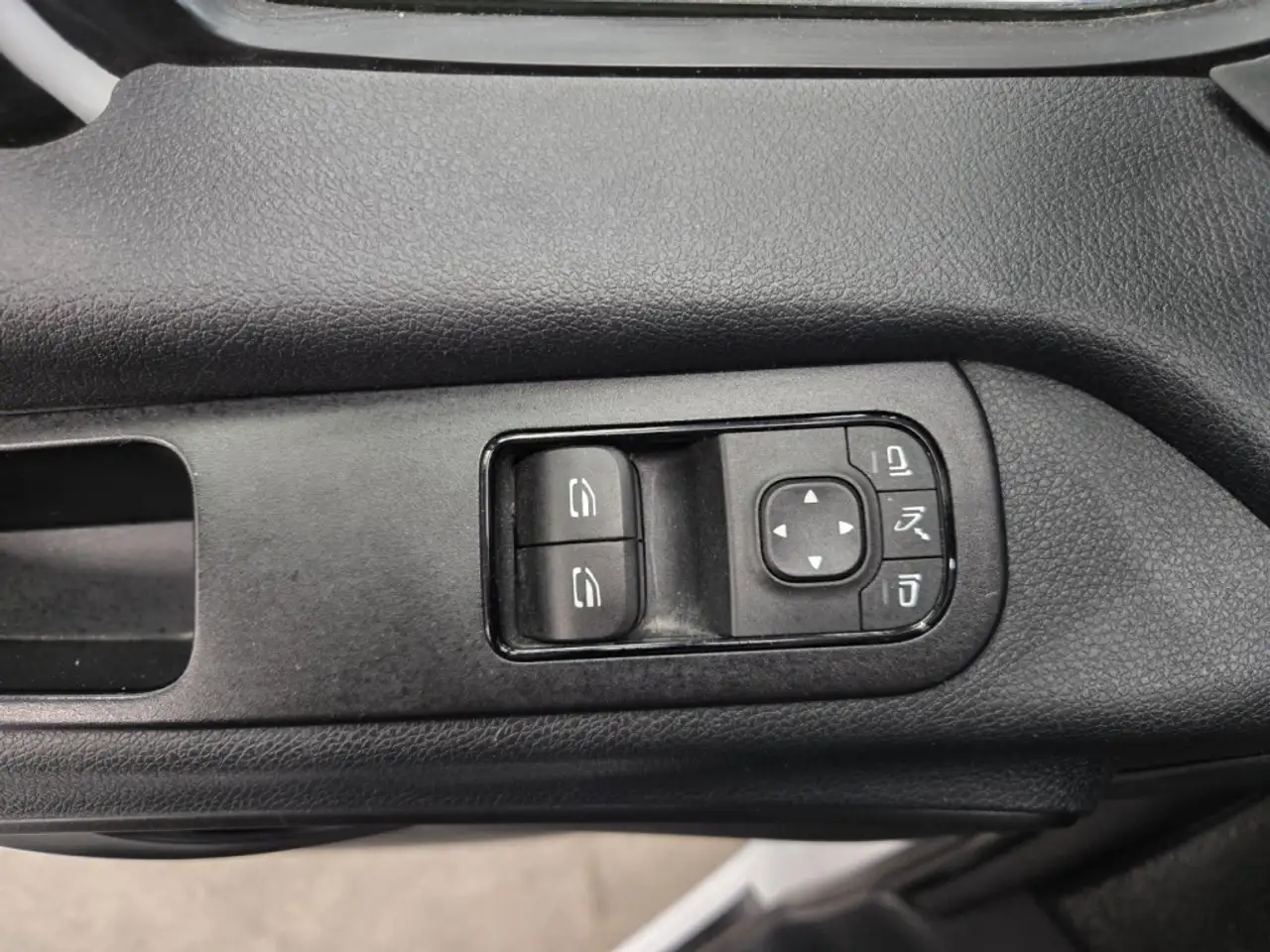 Mercedes-Benz Sprinter - Image 23