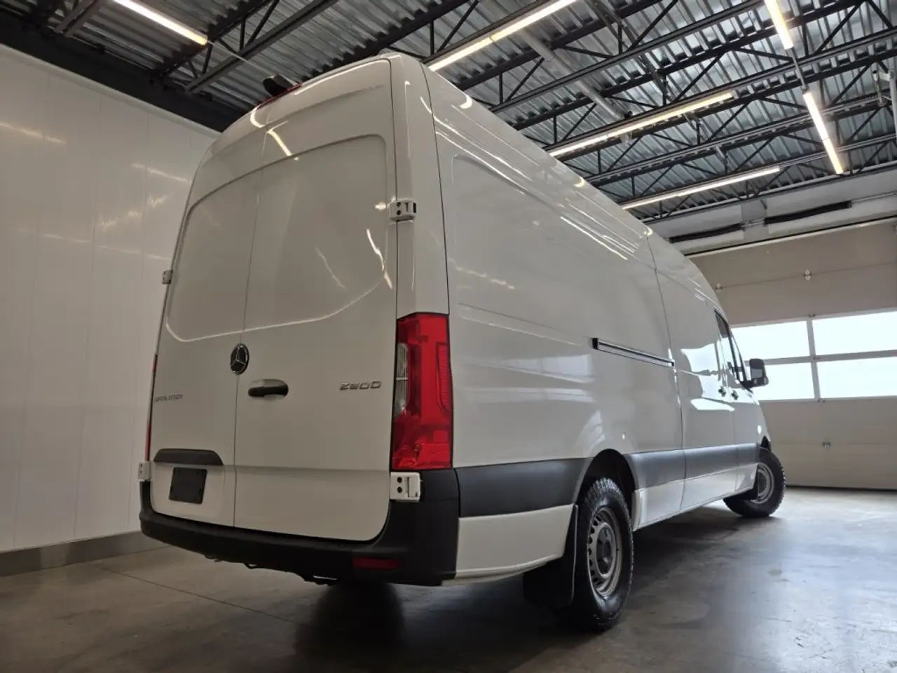 Mercedes-Benz Sprinter - Image 3