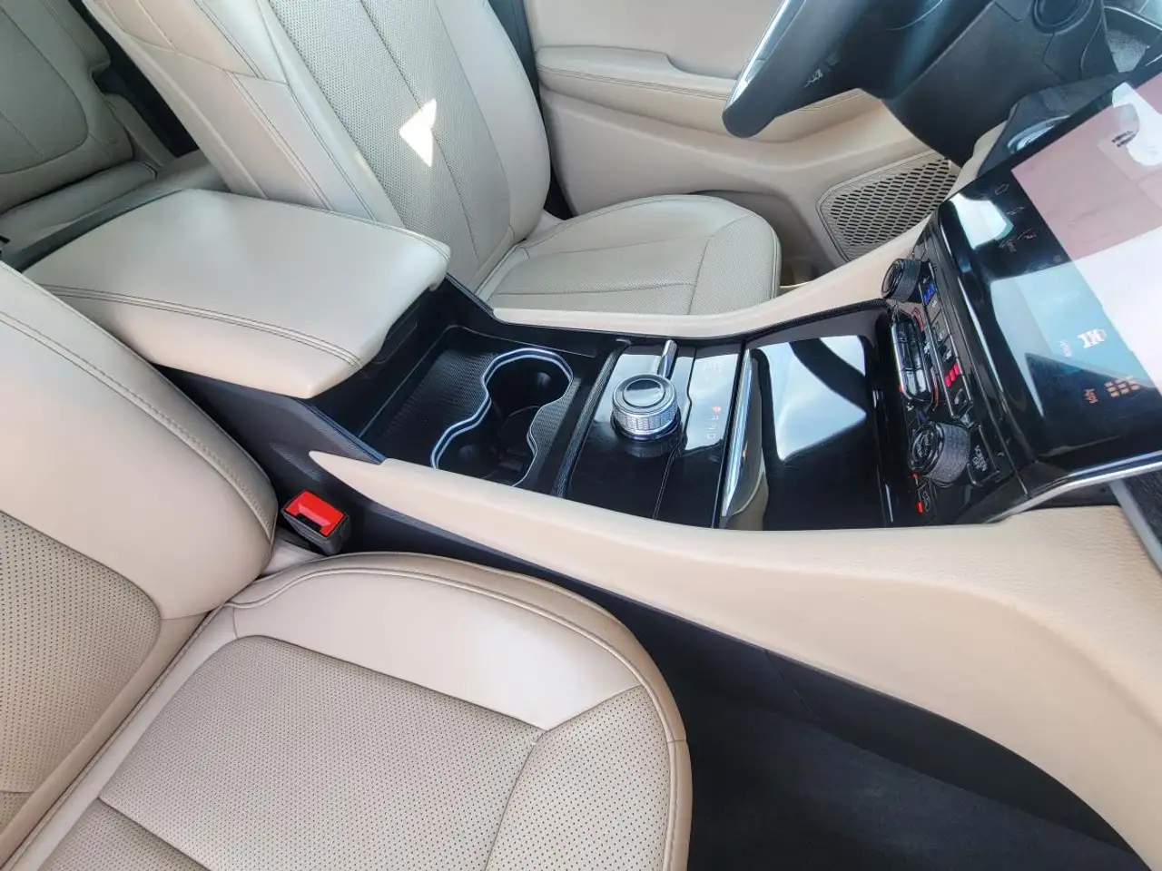 Jeep Grand Cherokee - Image 14