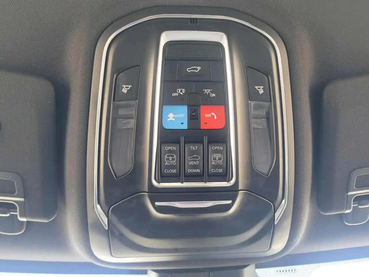 Jeep Grand Cherokee - Image 34