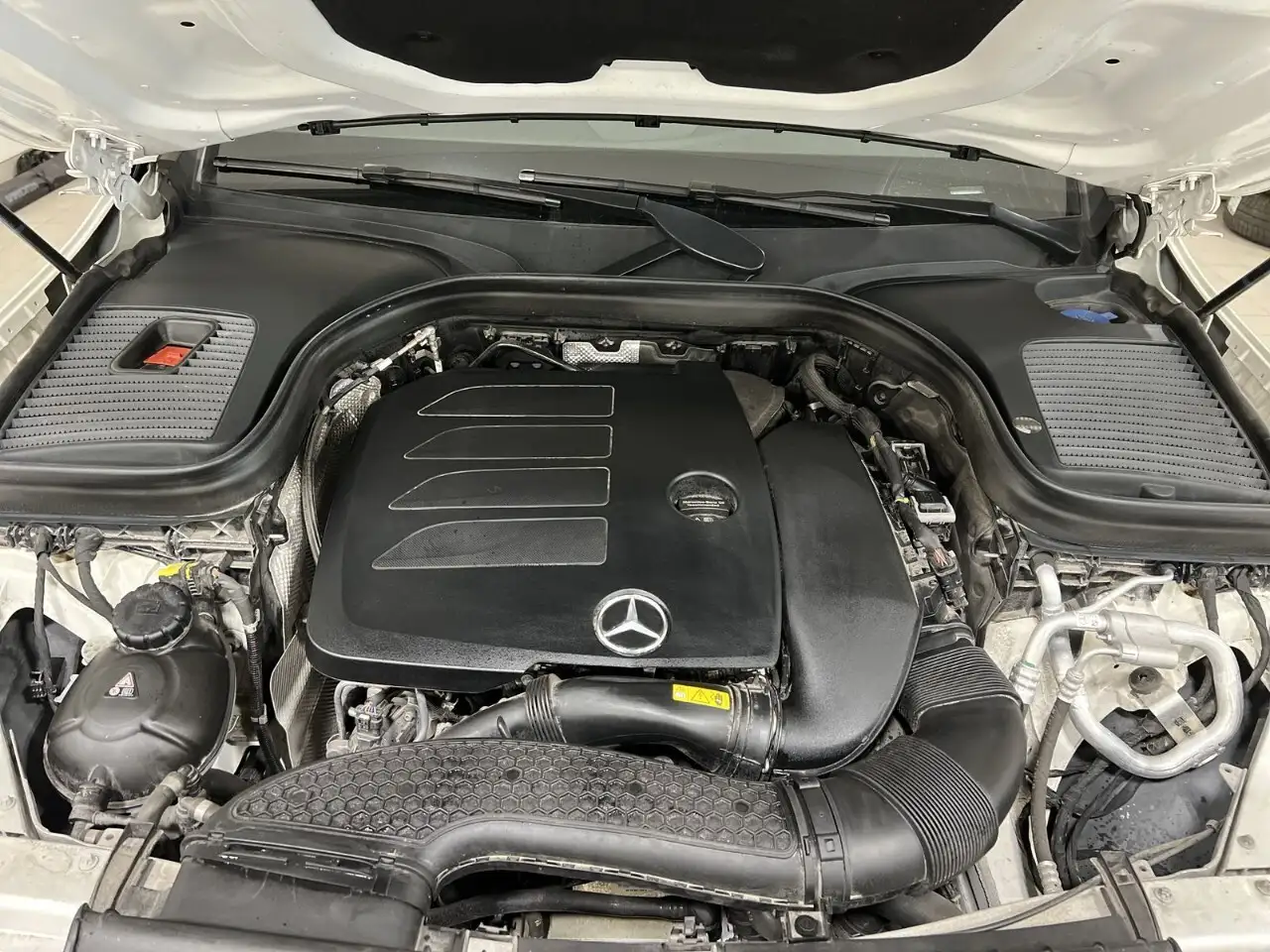 Mercedes-Benz GLC - Image 29