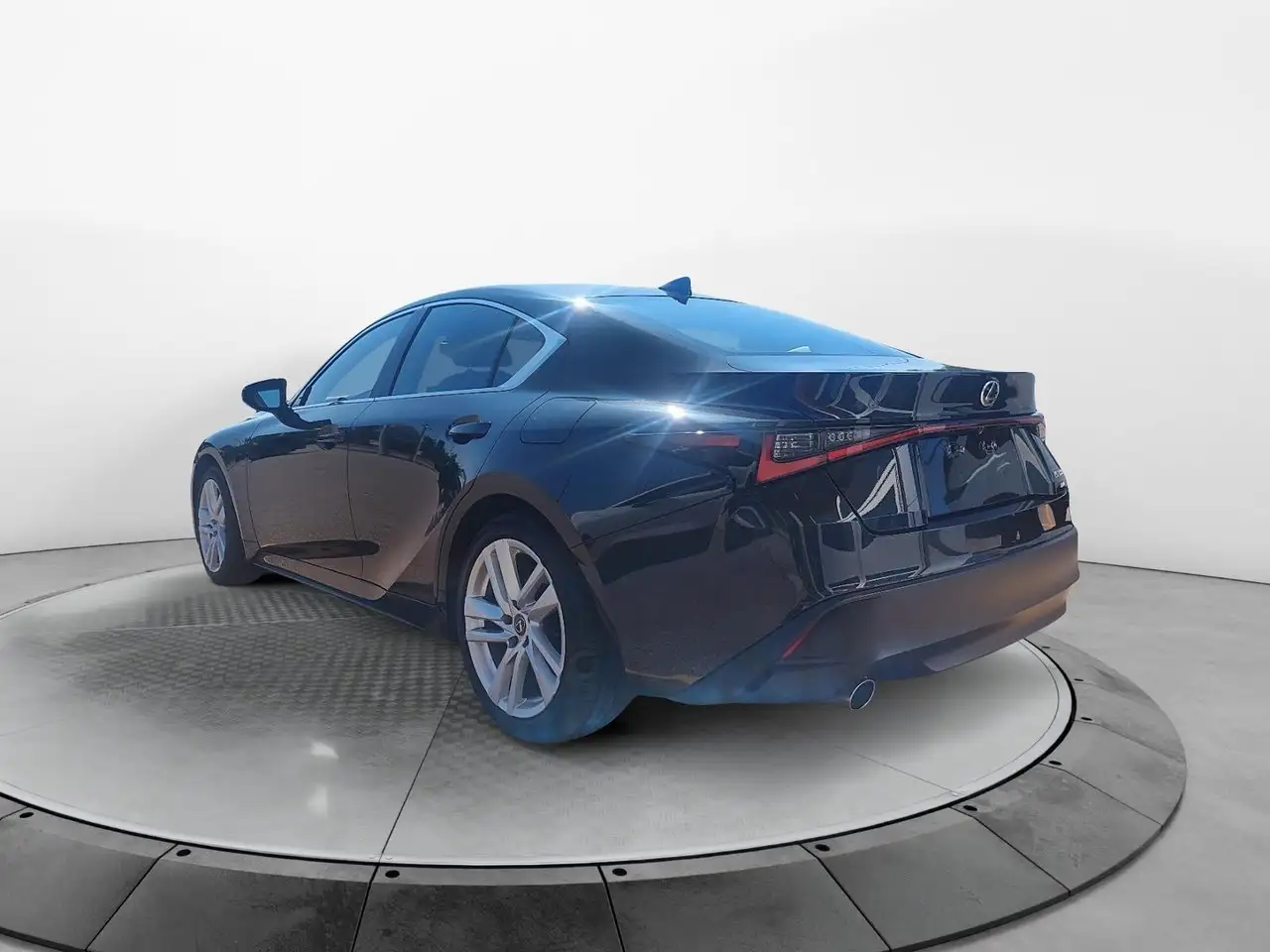 Lexus IS - Image 4