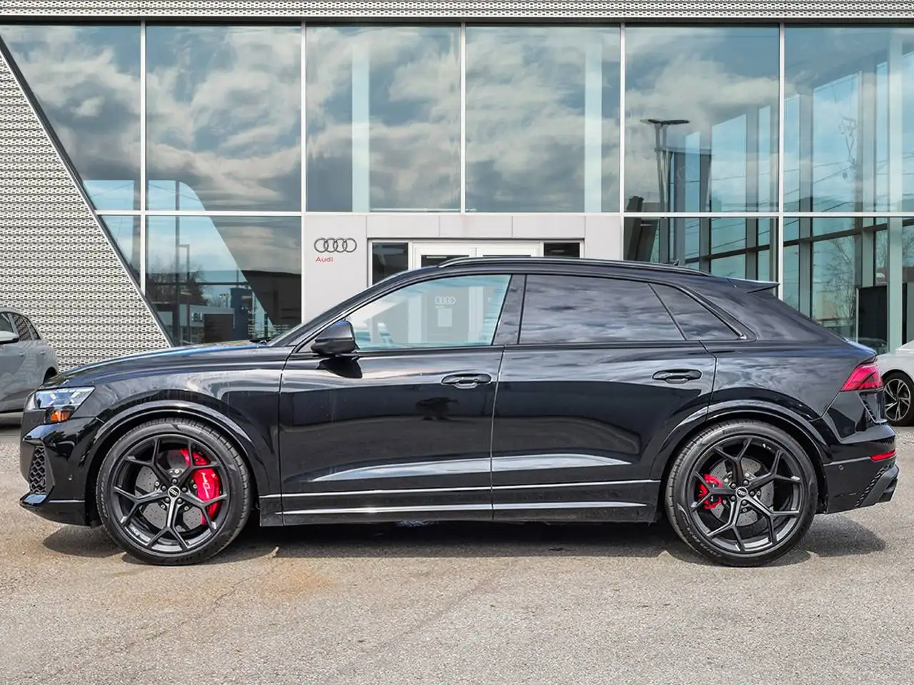 Audi RS Q8 - Image 3