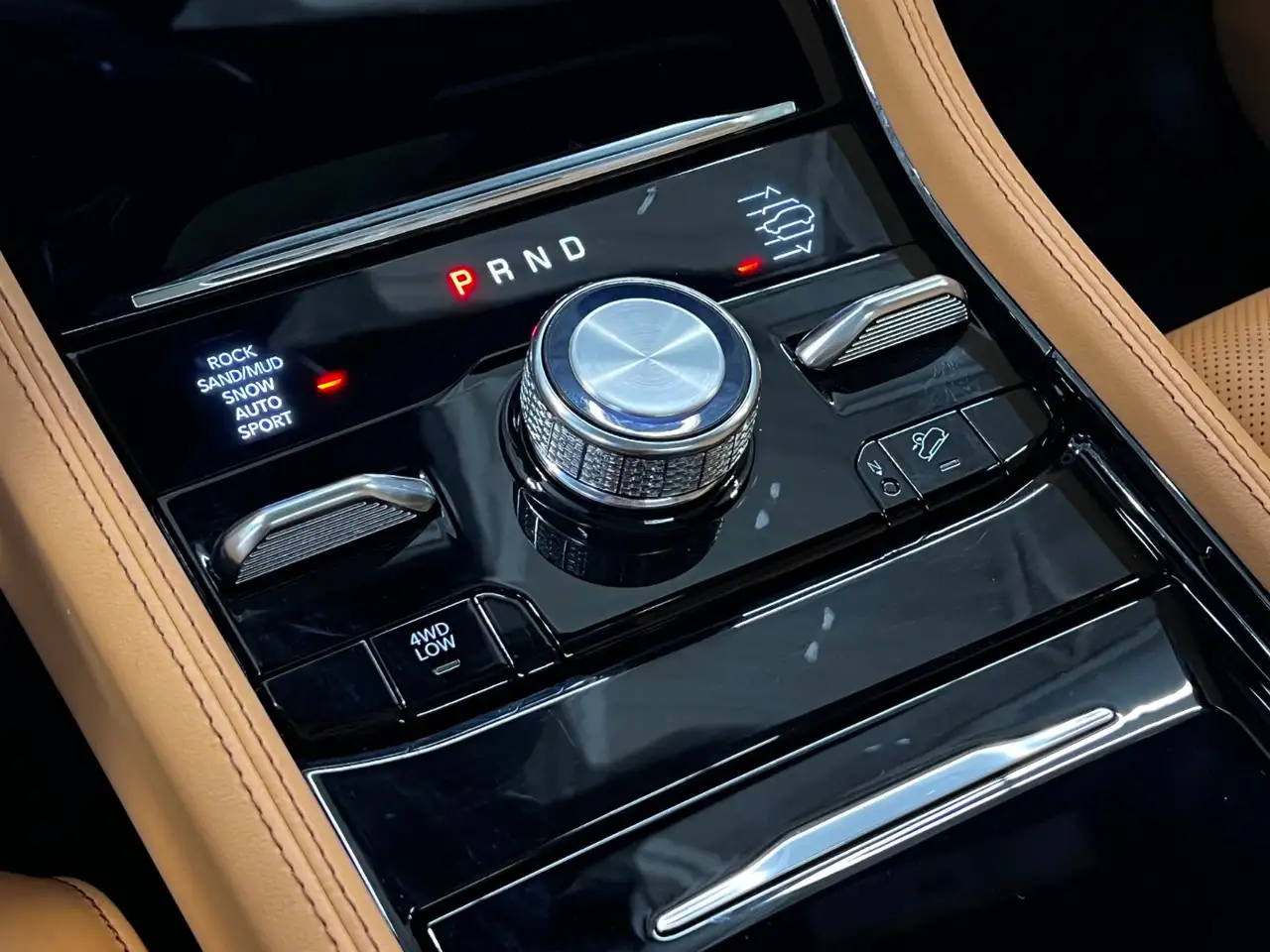 Jeep Grand Cherokee - Image 19