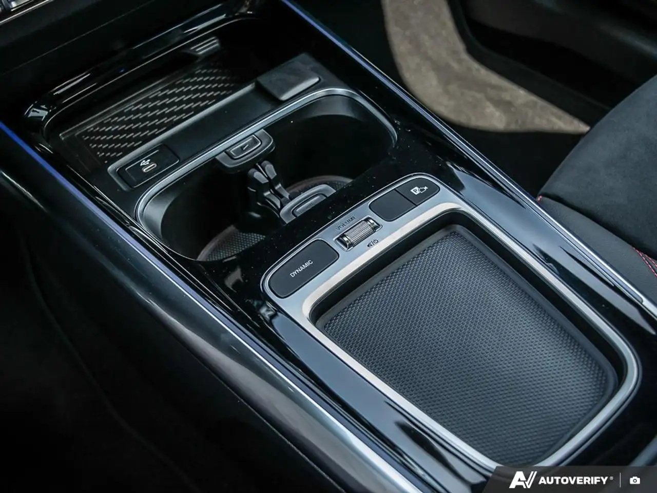 Mercedes-Benz GLA - Image 18