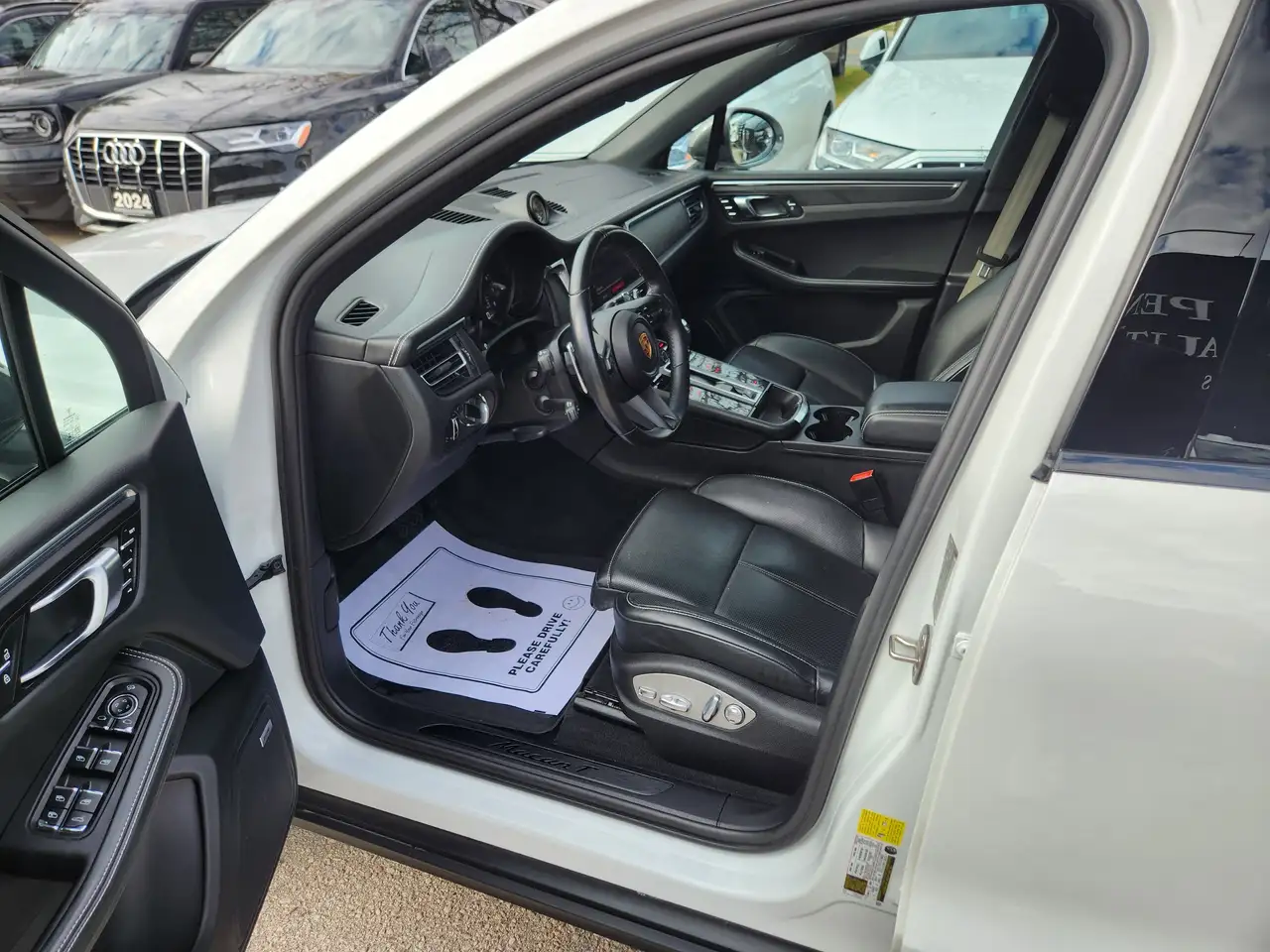 Porsche Macan - Image 12