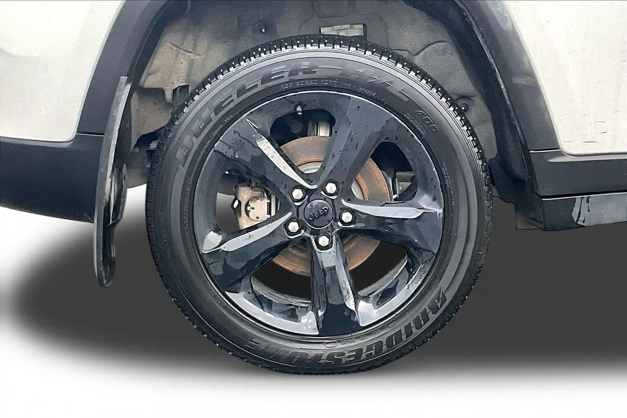 Jeep Grand Cherokee - Image 38
