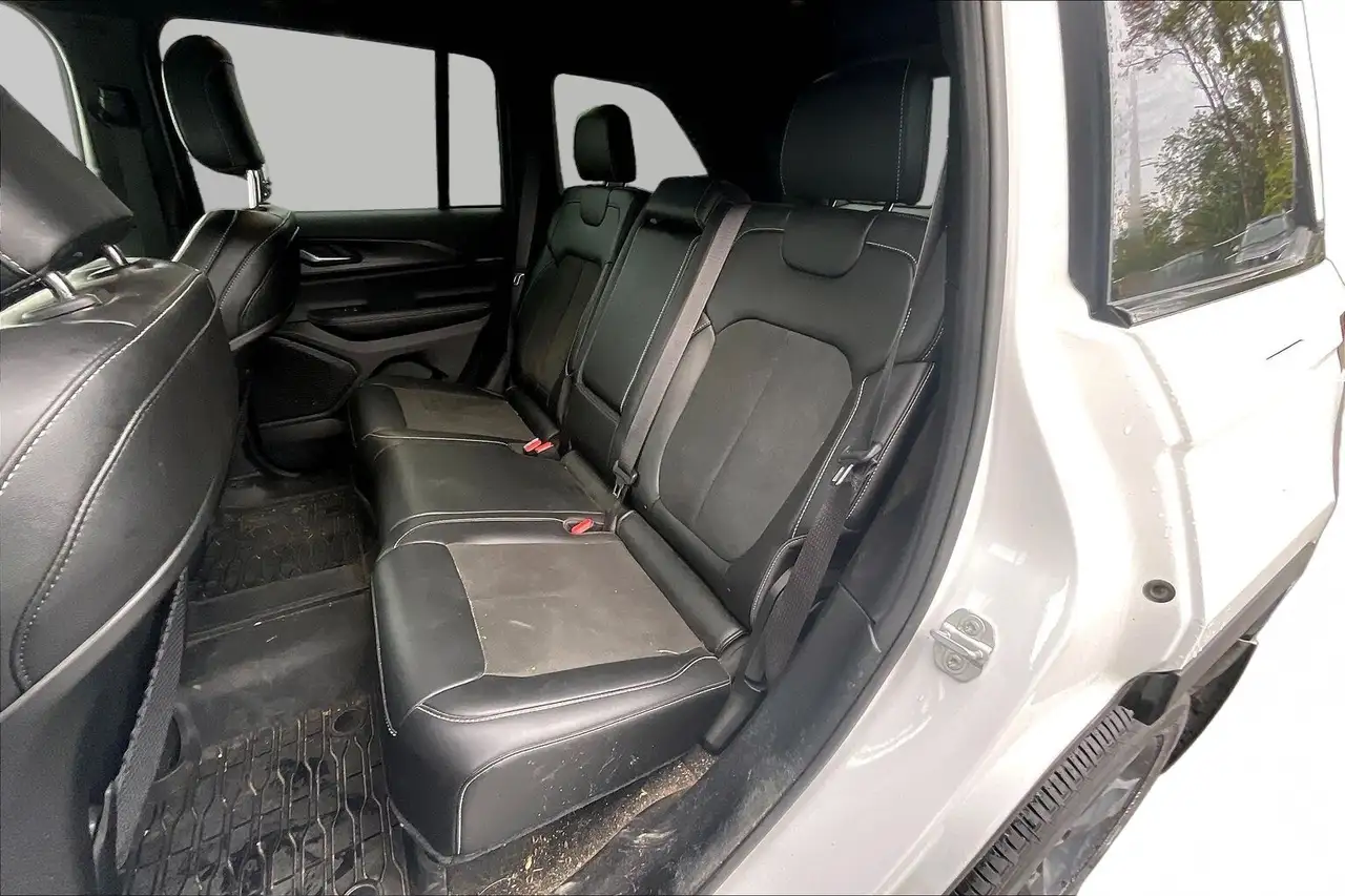 Jeep Grand Cherokee - Image 10