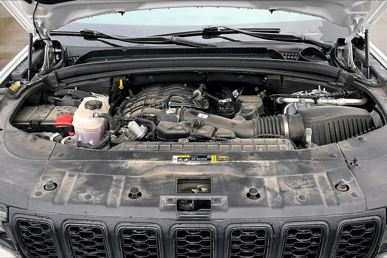 Jeep Grand Cherokee - Image 33