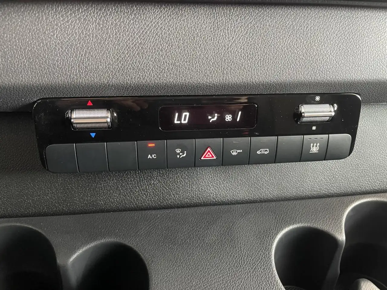 Mercedes-Benz eSprinter - Image 15