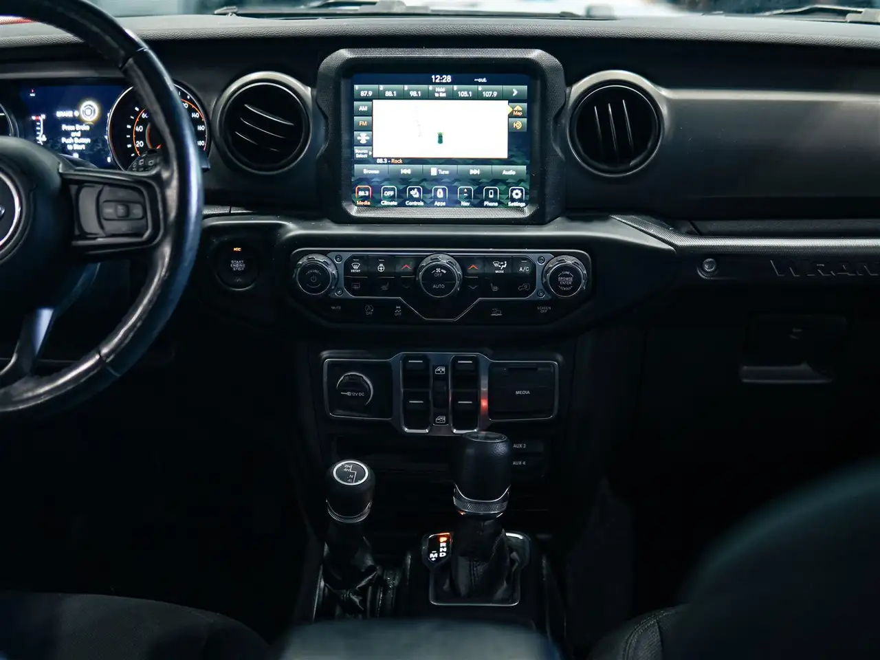 Jeep Wrangler - Image 11