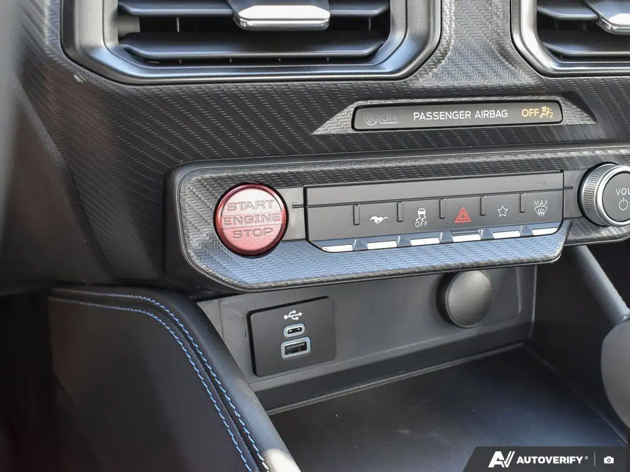 Ford Mustang - Image 22