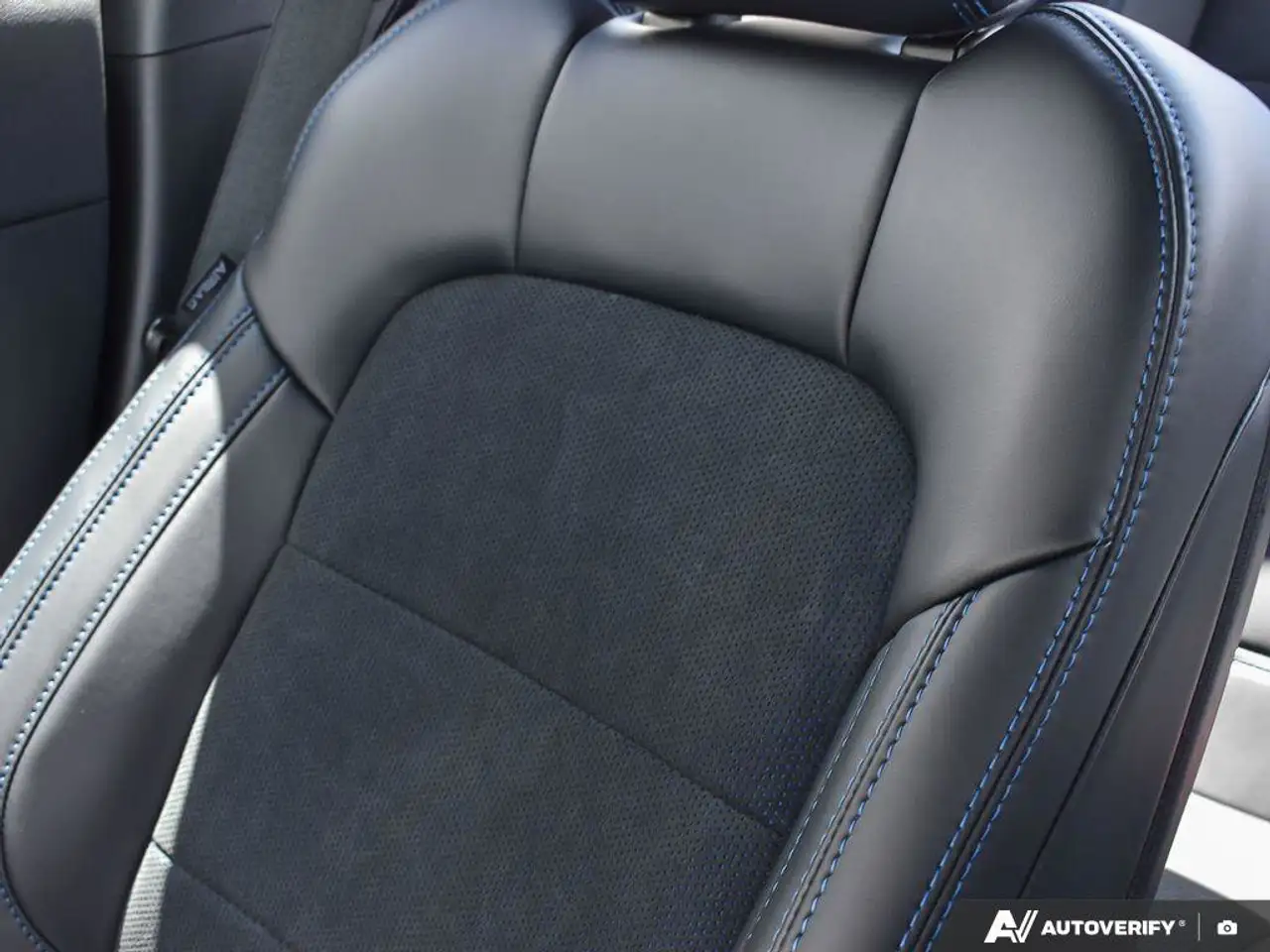 Ford Mustang - Image 25