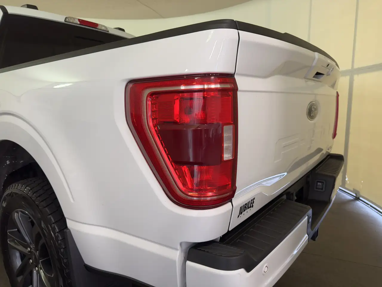 Ford F-150 - Image 17
