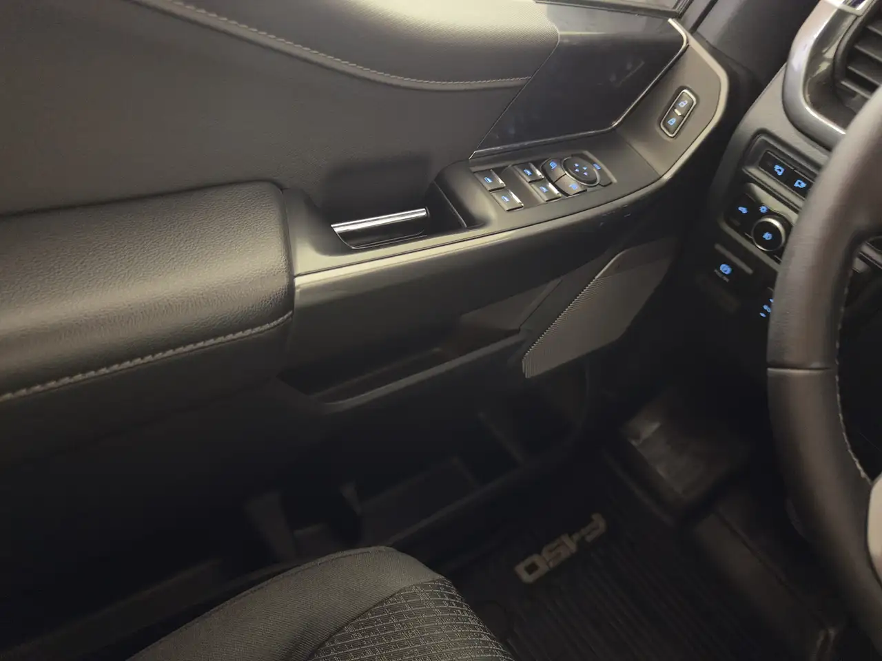 Ford F-150 - Image 22