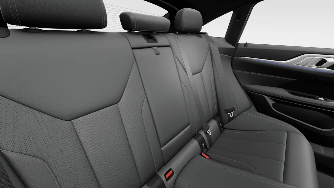 BMW i4 - Image 12