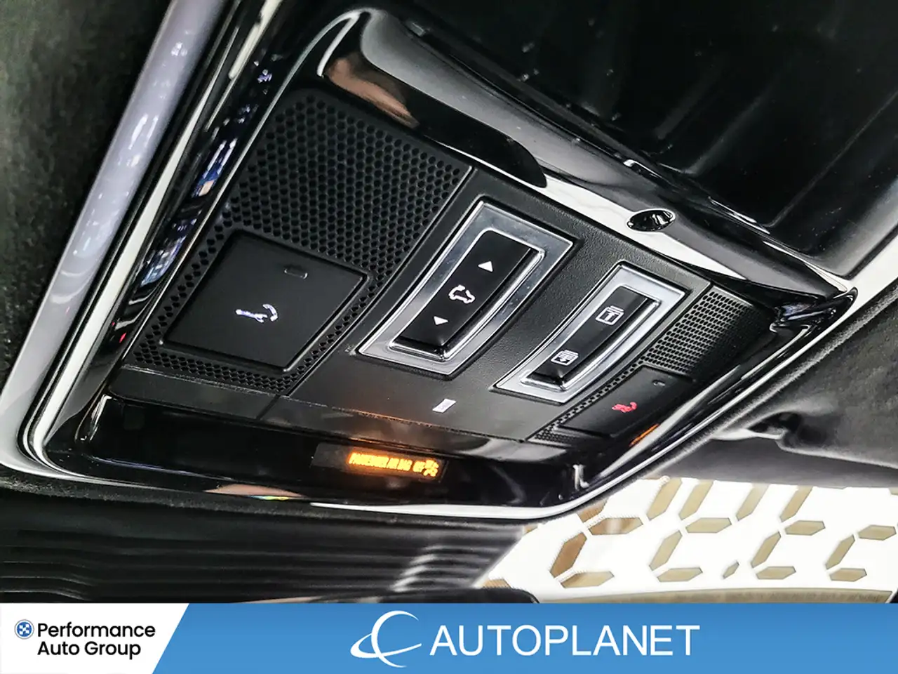 Land Rover Range Rover Velar - Image 30