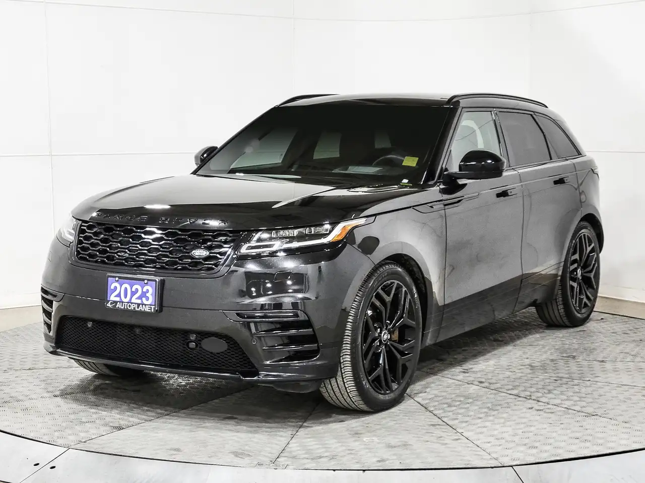 Land Rover Range Rover Velar - Image 45