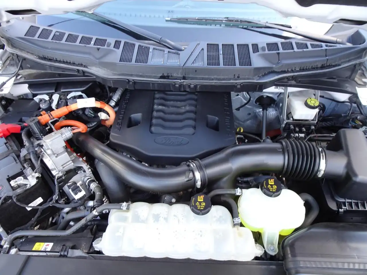Ford F-150 - Image 38