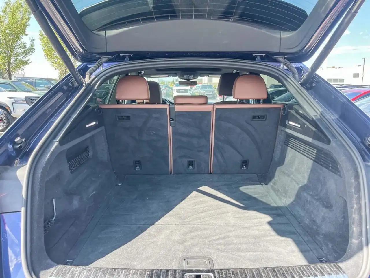 Audi Q8 - Image 11