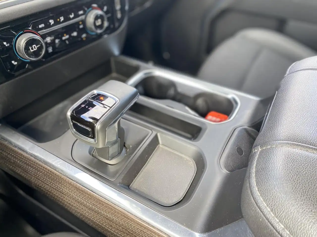 Chevrolet Silverado 1500 - Image 17