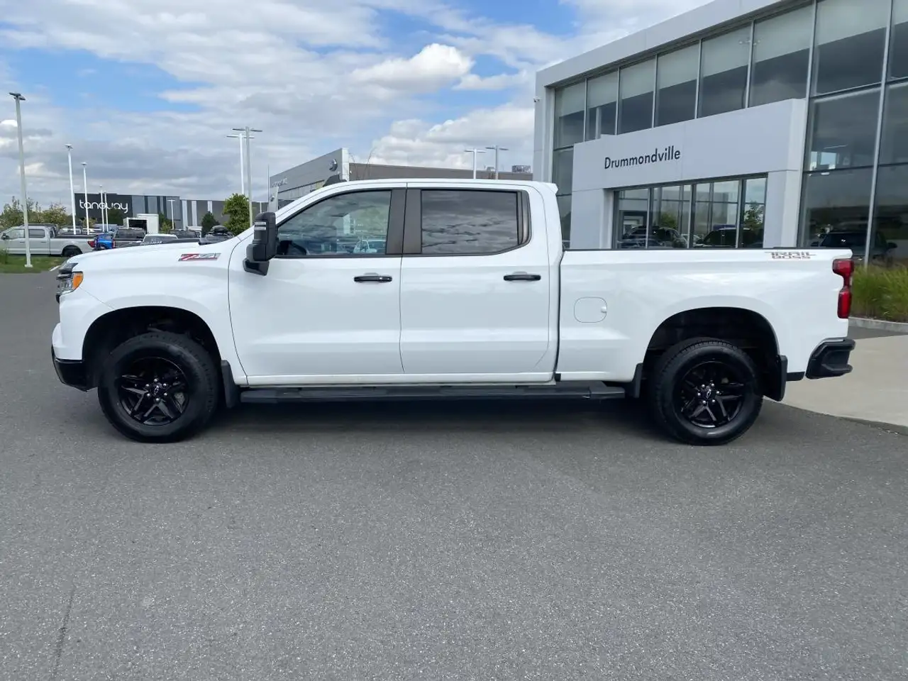 Chevrolet Silverado 1500 - Image 8