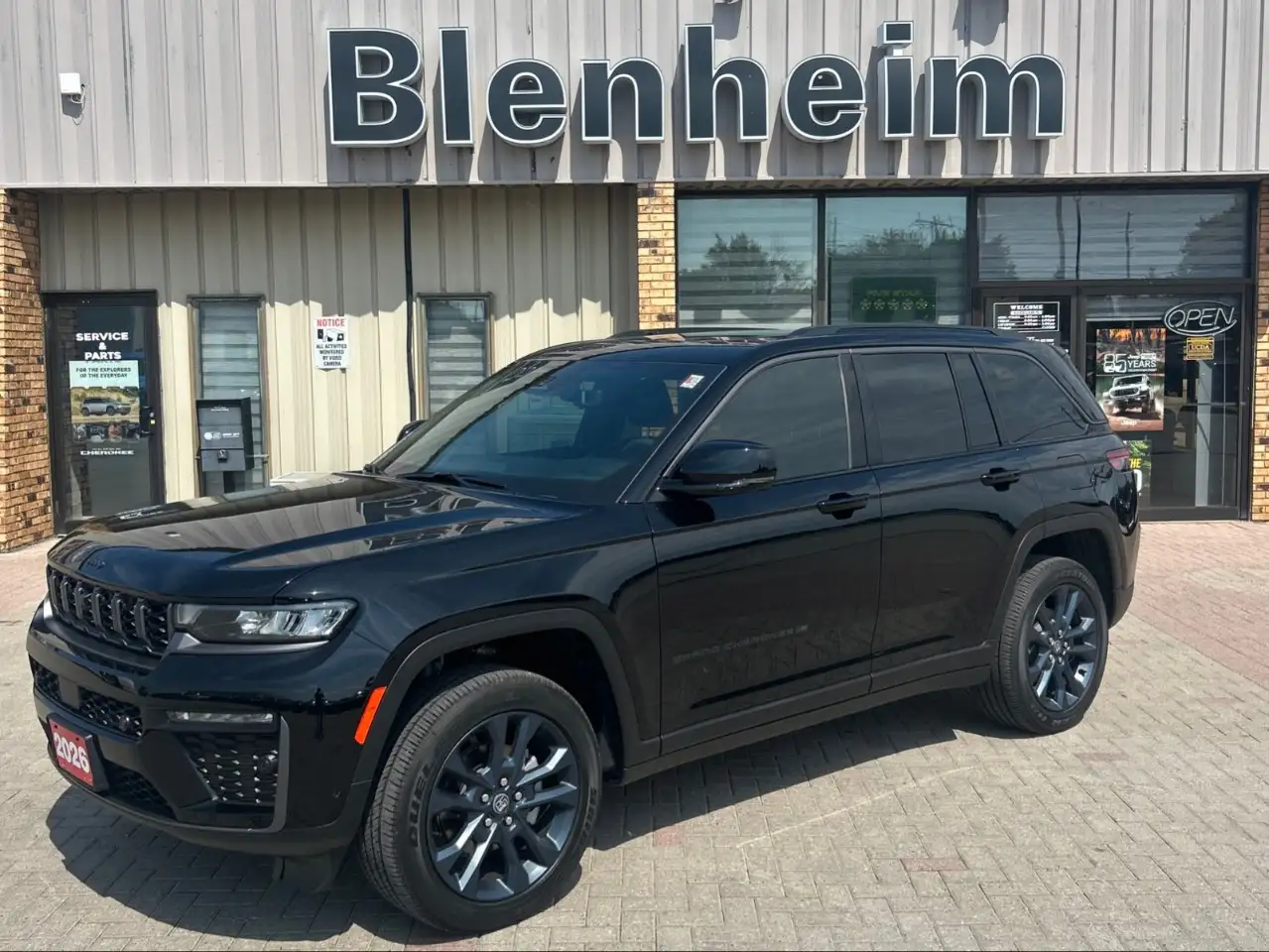 Jeep Grand Cherokee - Image 1
