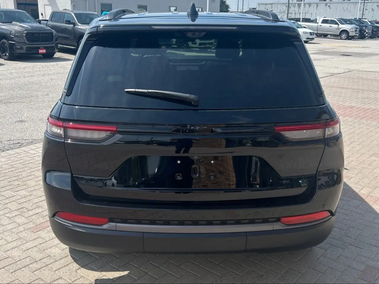 Jeep Grand Cherokee - Image 4