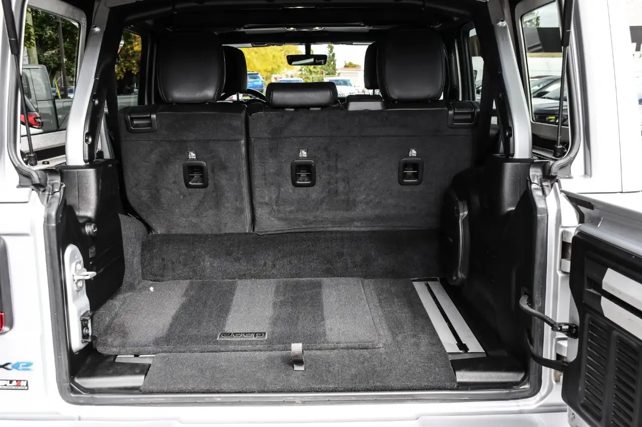 Jeep Wrangler - Image 24