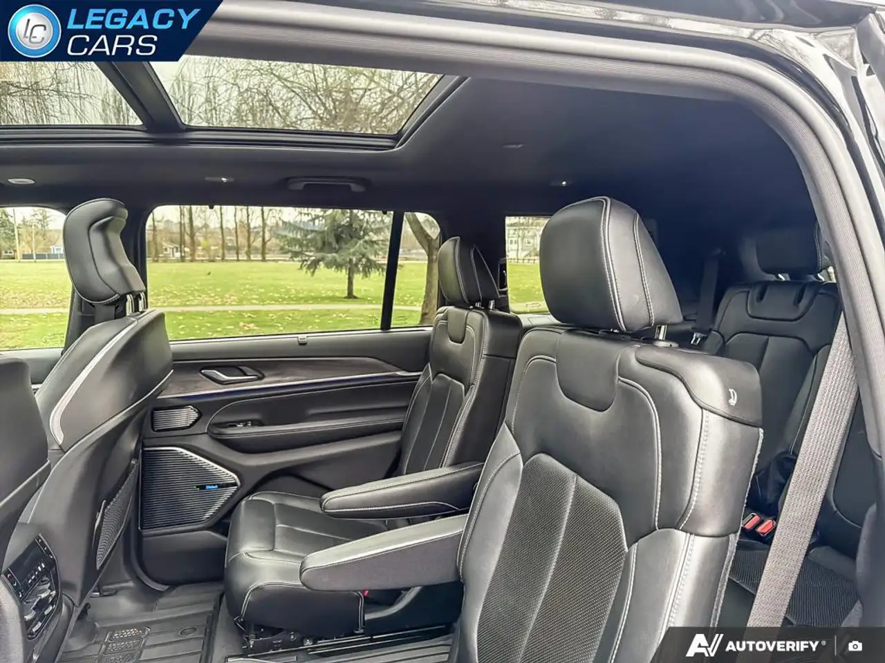 Jeep Grand Cherokee - Image 18