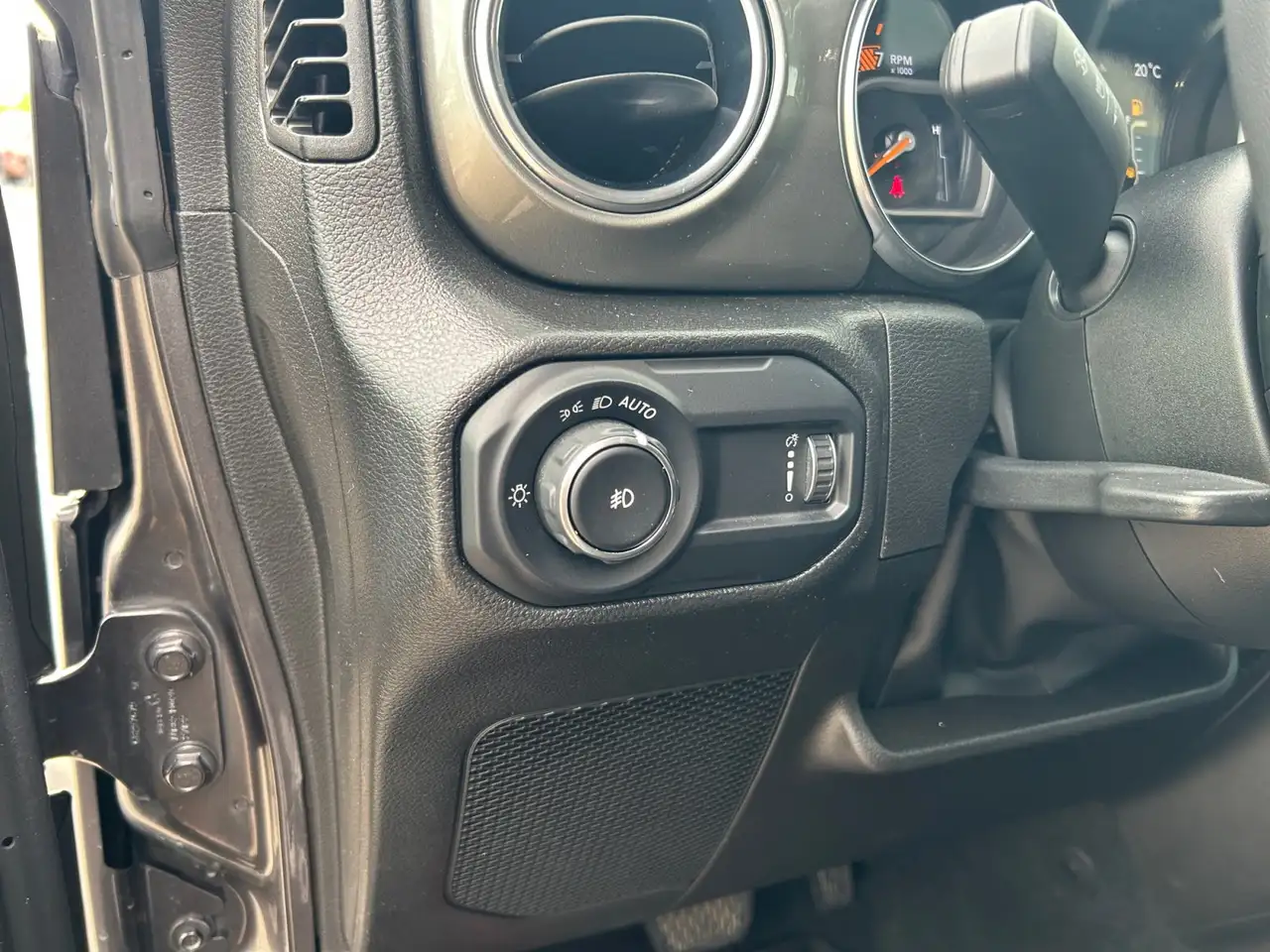 Jeep Wrangler - Image 16