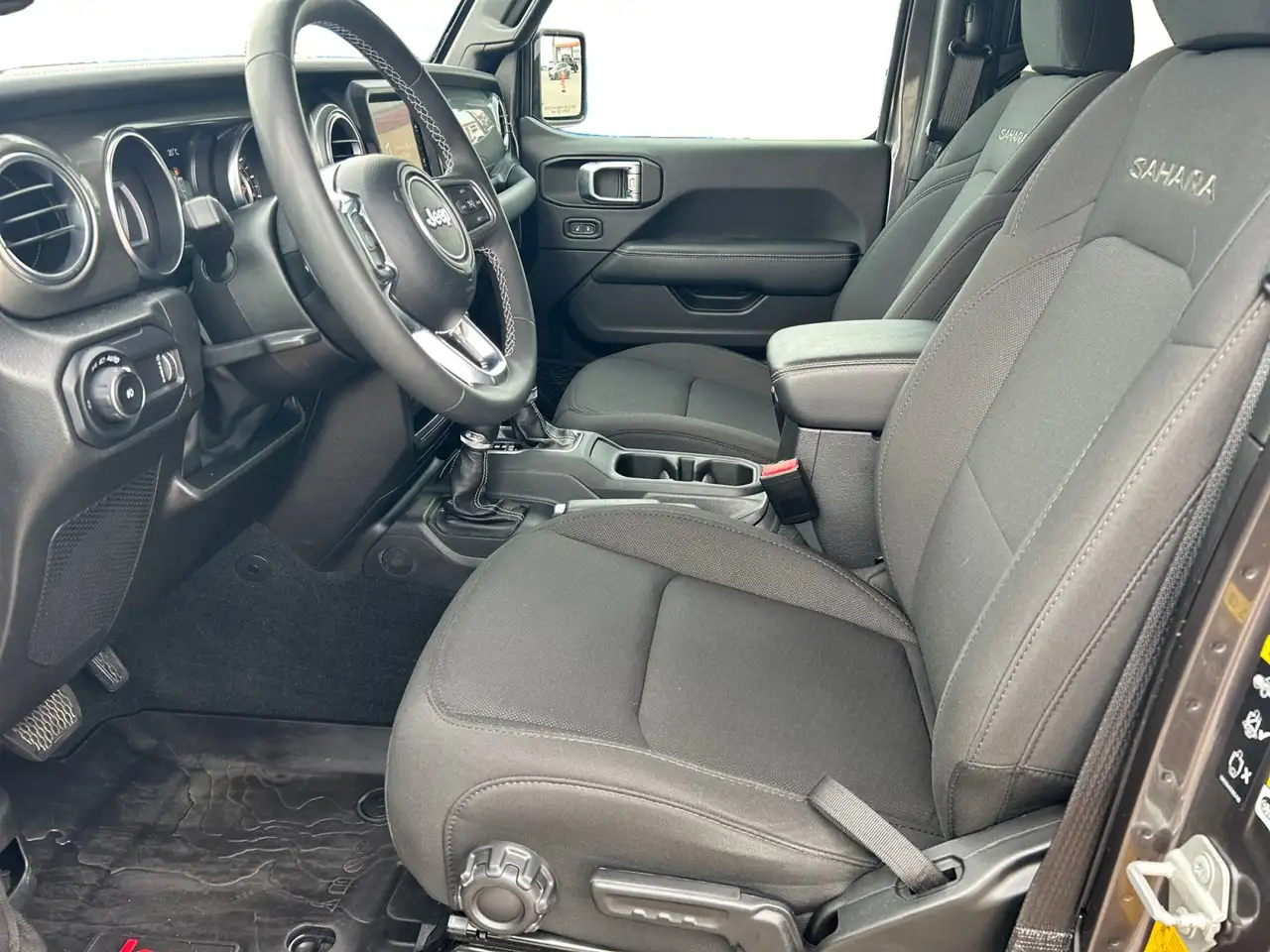 Jeep Wrangler - Image 14