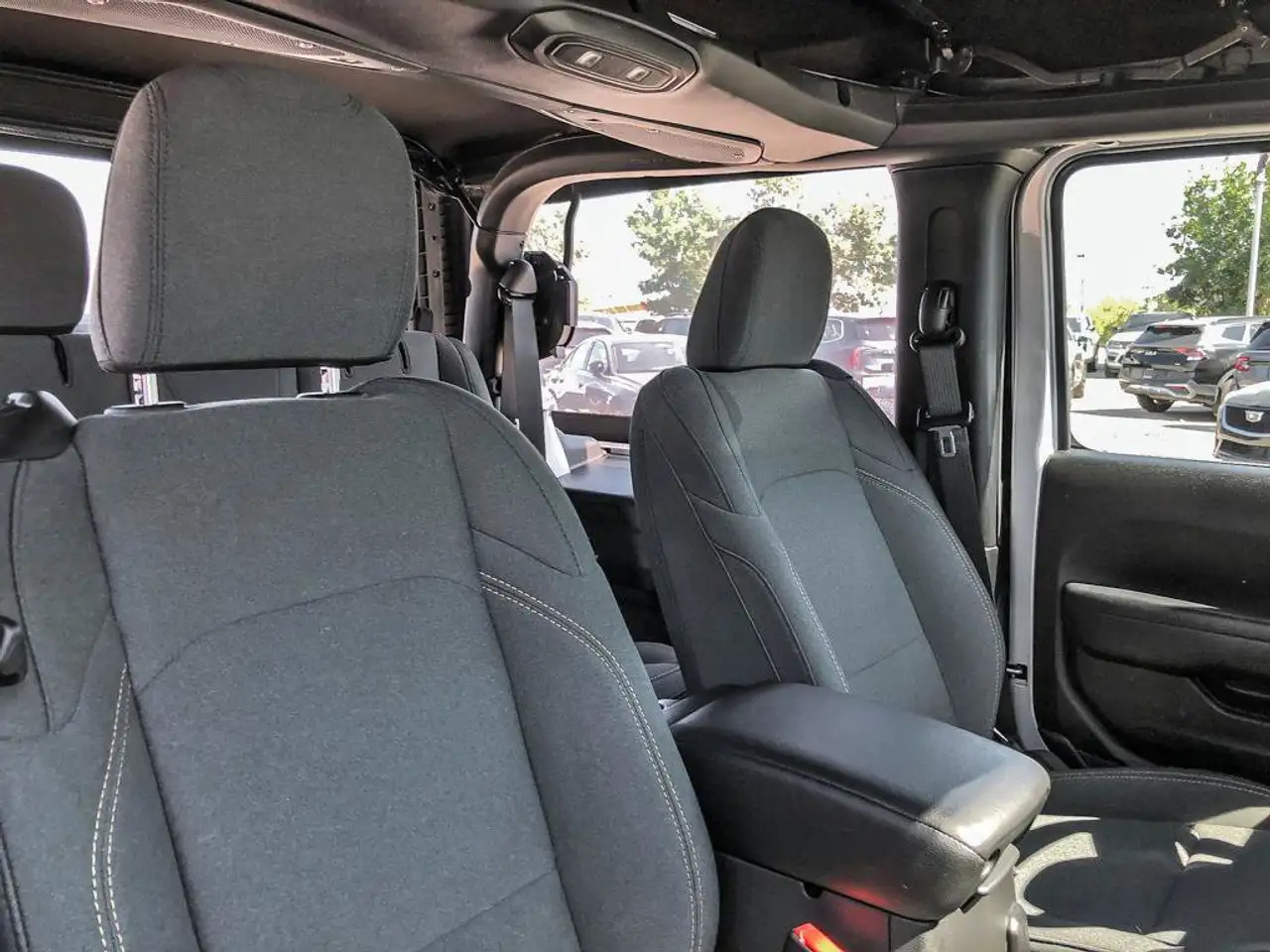 Jeep Wrangler - Image 24