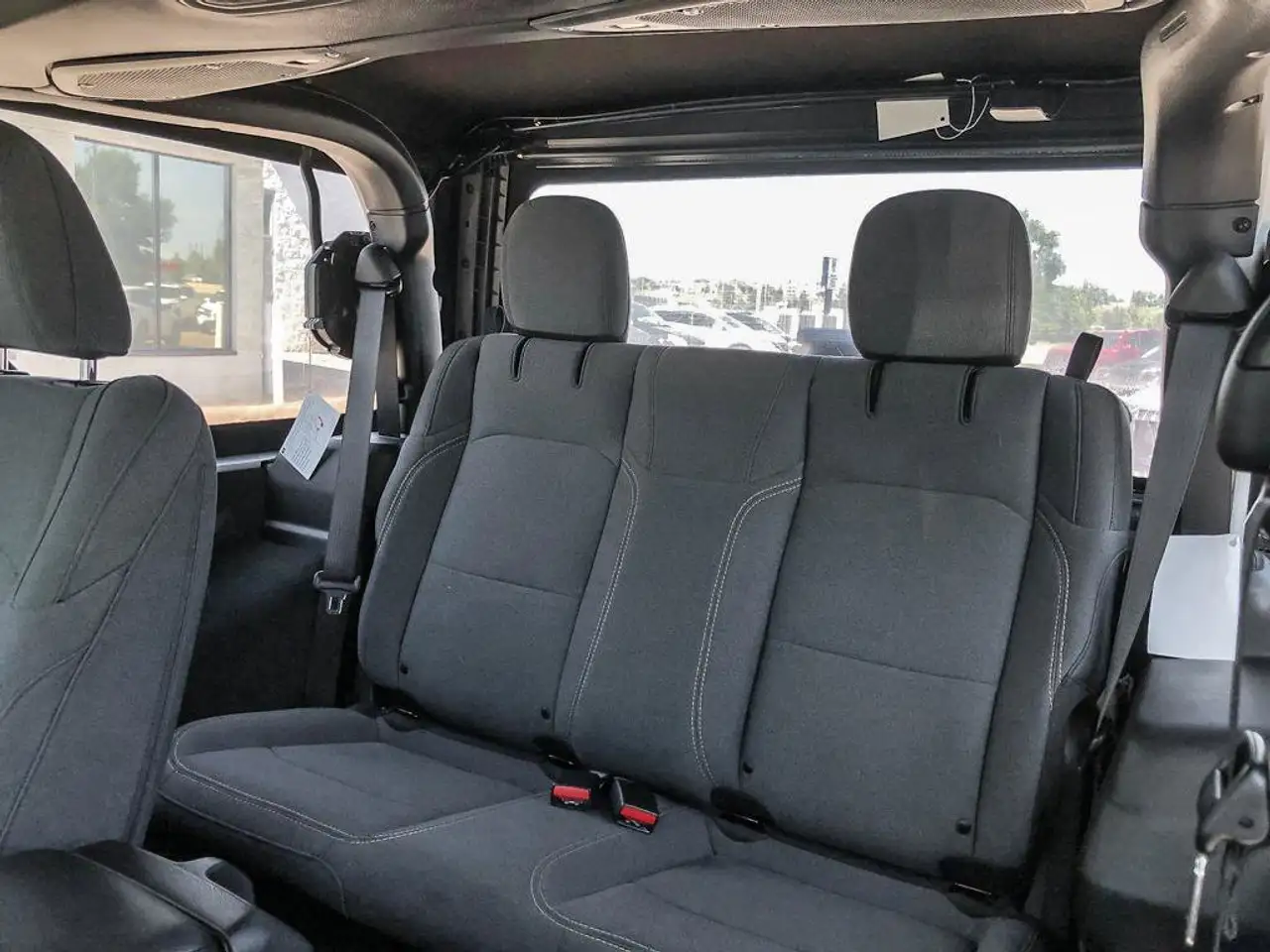 Jeep Wrangler - Image 25