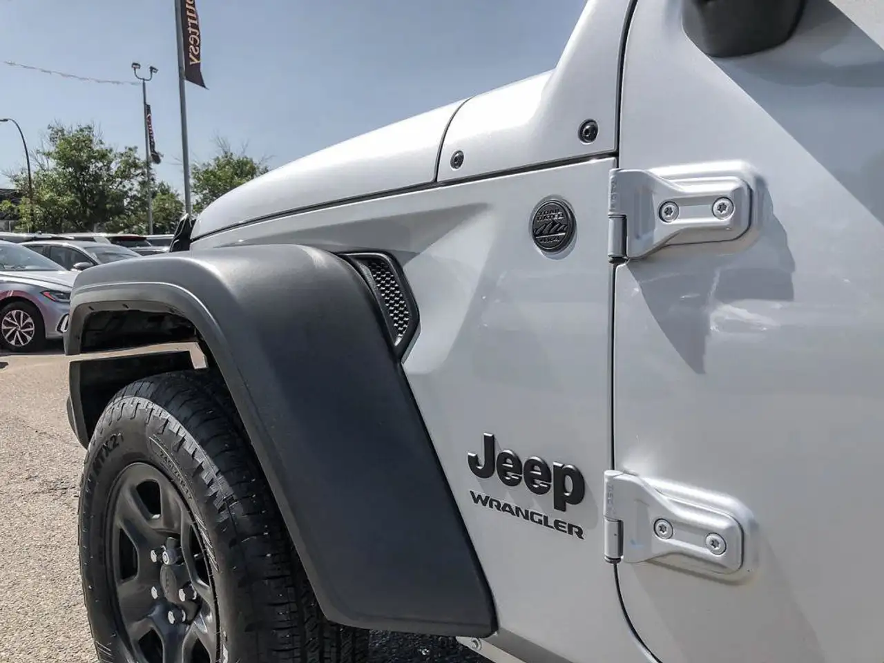 Jeep Wrangler - Image 12