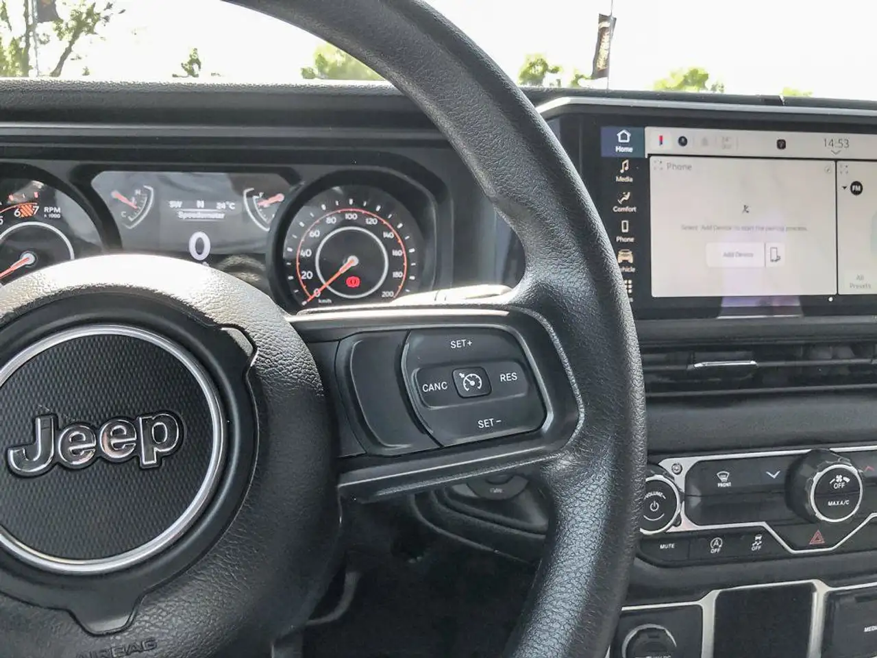 Jeep Wrangler - Image 18