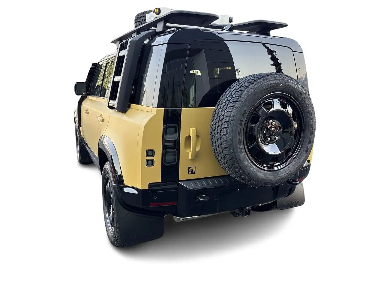 Land Rover Defender - Image 11